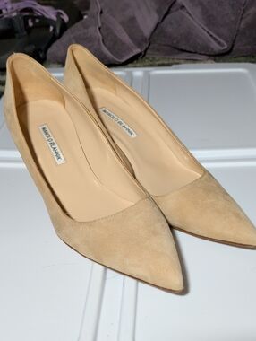 Manolo Blahnik Size 42 (US Size 12) Nude Suede Low Heel
